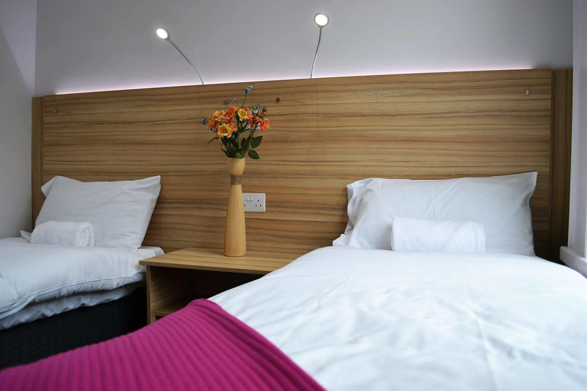 Отель Botanic Rest Queens Quarter Белфаст