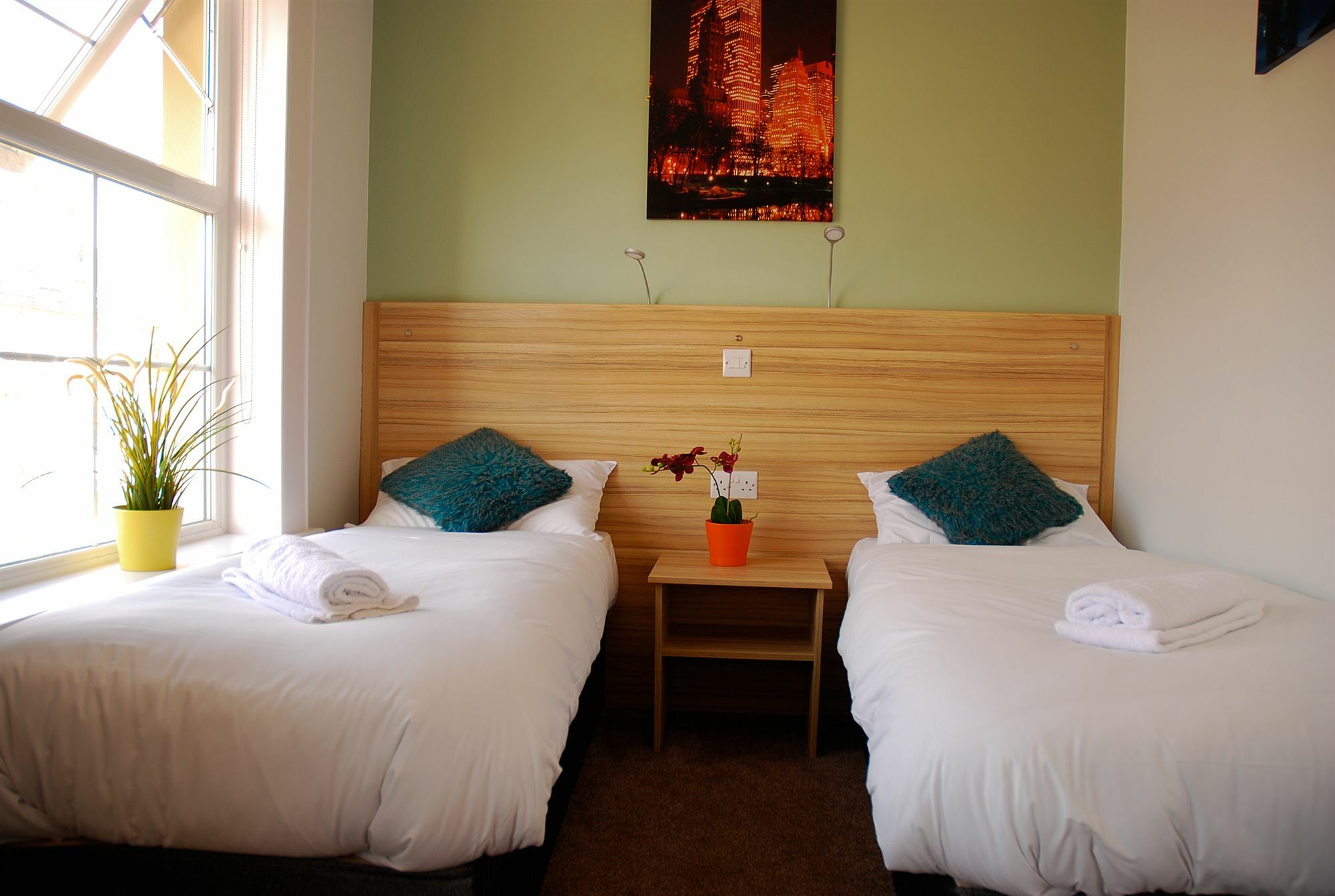 Отель Botanic Rest Queens Quarter